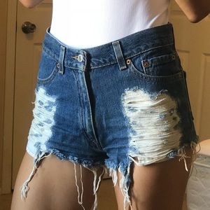 Levi’s cut off denim shorts